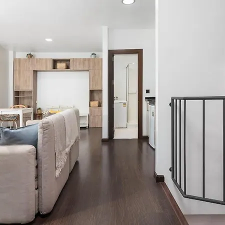 Cerca De Todo, En El Corazon De Apartmán Màlaga