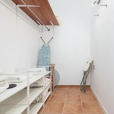 Cerca De Todo, En El Corazon De Màlaga